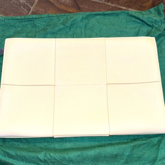 Bottega Veneta Double Zipper Document Case off white Intreccia EUC - Picture 1 of 10